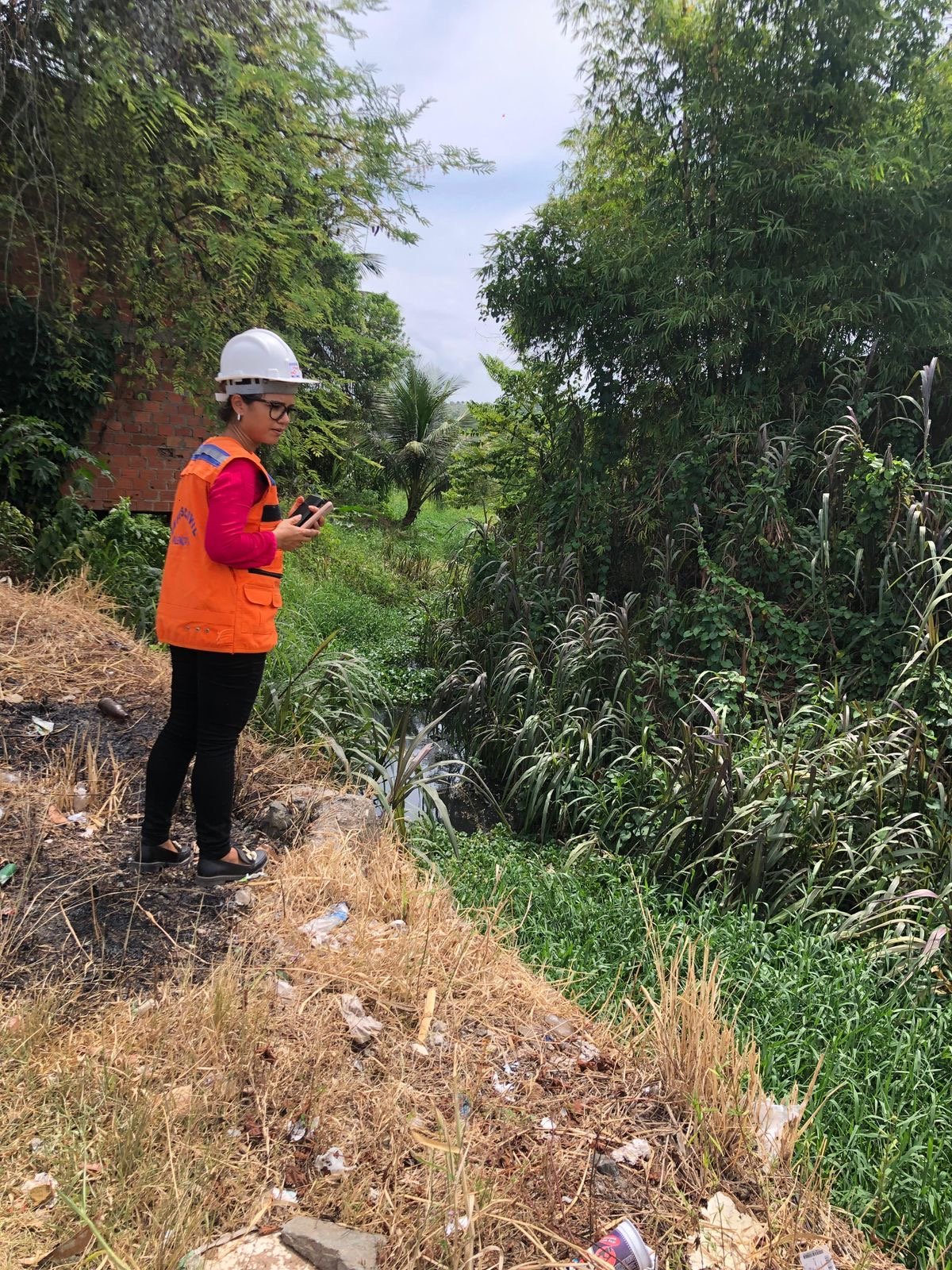 Defesa Civil realiza vistorias para prevenir alagamentos e deslizamentos na cidade.