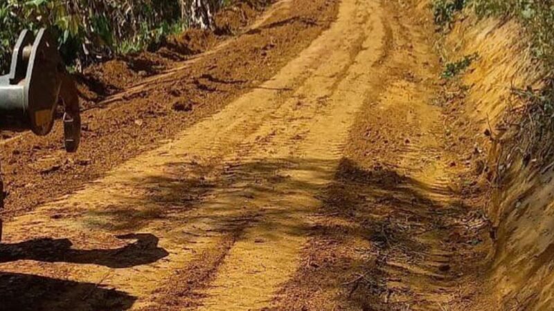 Prefeitura de Valença recupera máquinas e inicia manutenção de estradas rurais