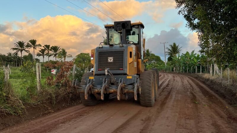 Manutenção de estradas rurais avança em quatro frentes de trabalho em Valença